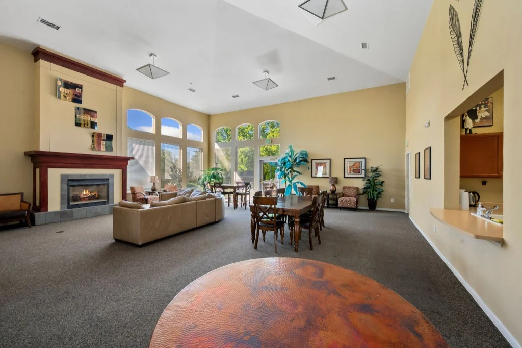 Clubhouse Lounge & Pool