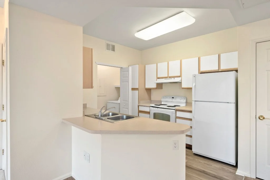 Full Kitchen with Dishwasher